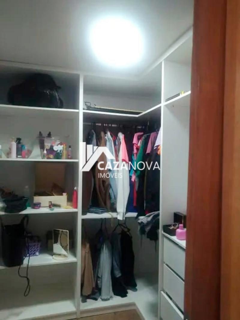 Casa de 04 quartos e 02 vagas em excelente ponto do Caiçara!