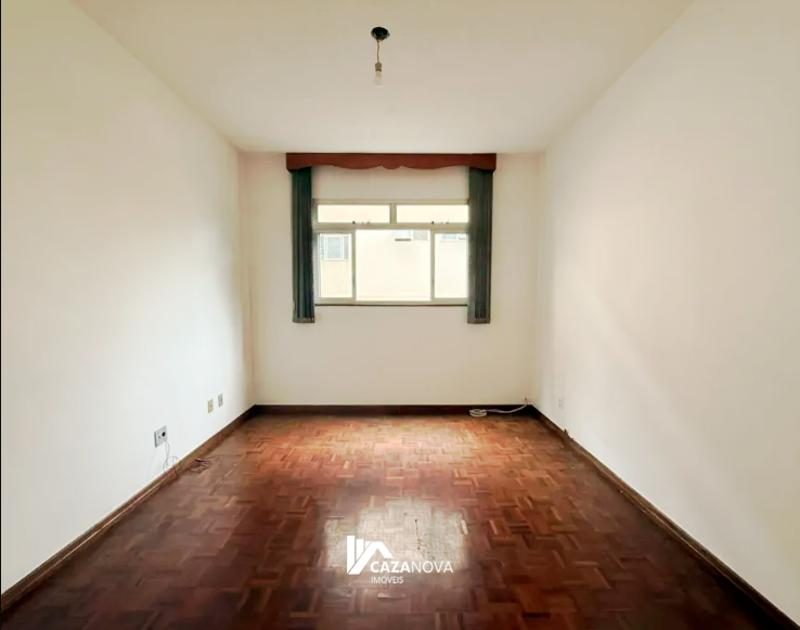 Apartamento amplo com 02 quartos à venda no Bairro Caiçara