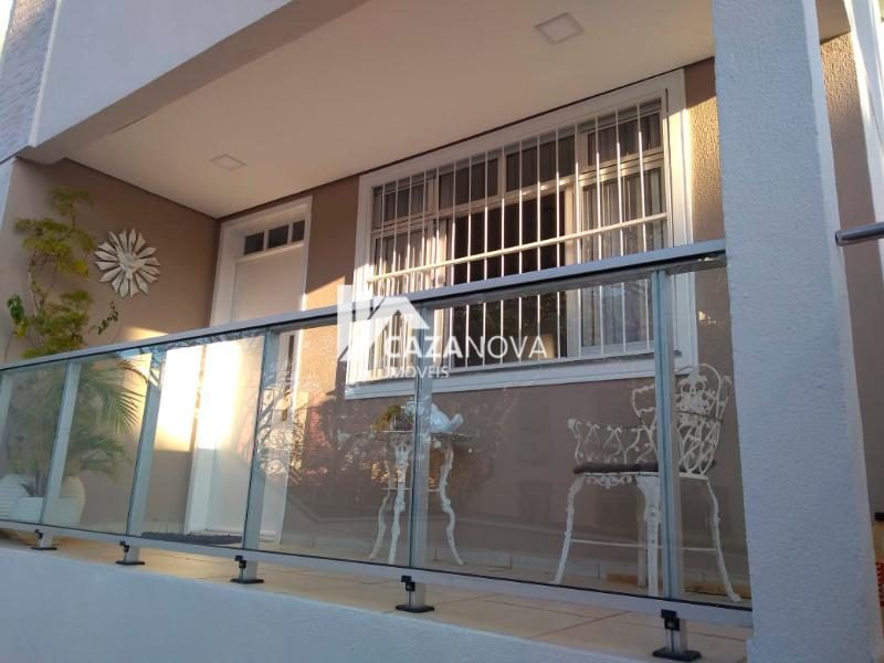 Casa geminada de 03 quartos com suíte no Dona Clara